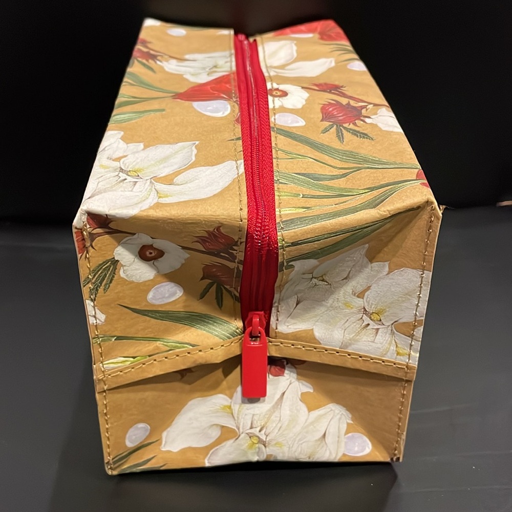 Brand New Shiseido Rectangular Paper Zippered Pouch - Picture 4 of 8